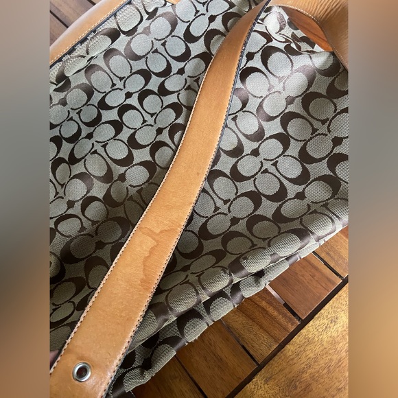 Coach Signature Shoulder Bag Duffle Zip Top Closure 6083 Brown Tan Leather - Picture 12 of 16